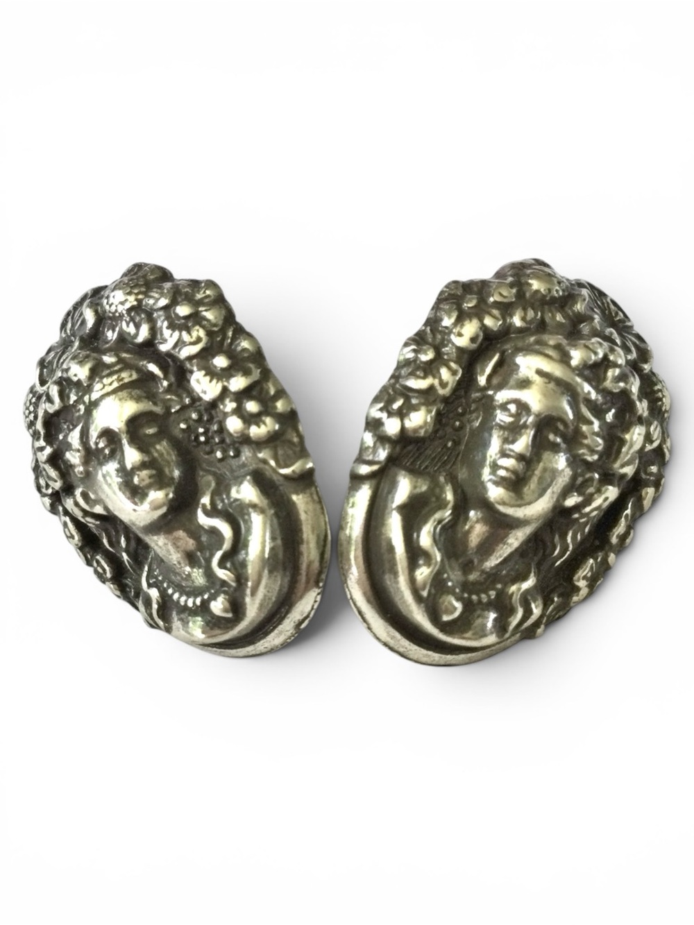 Vintage Brighton Silver‑Plated Heart Cameo Stud Earrings – Pierced